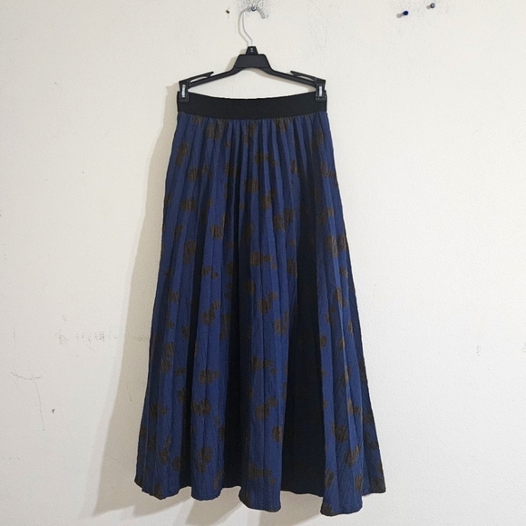 Maple & Cliff Pleated Maxi Skirt - Picture 1 of 5